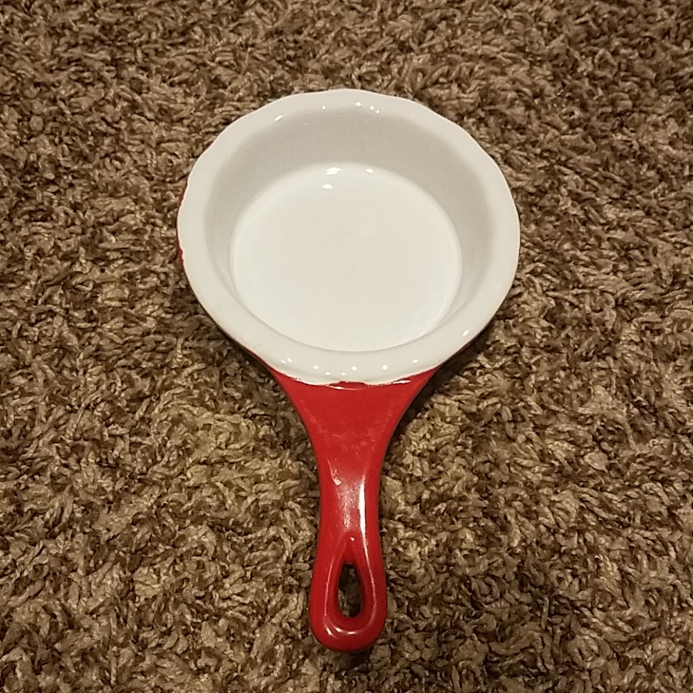 Ceramic red white cookie cobbler single serve dish